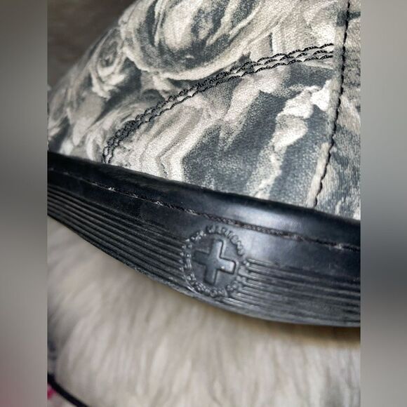 Dr. Martens Hackney Canvas Boots Black and White Floral Skulls Size US 7 - Picture 4 of 8